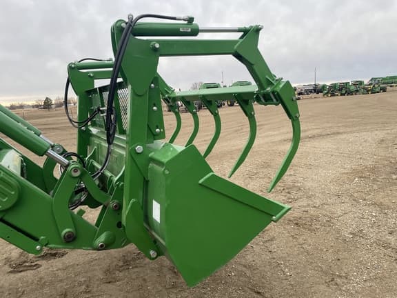 Image of John Deere Bucket Grapple equipment image 4