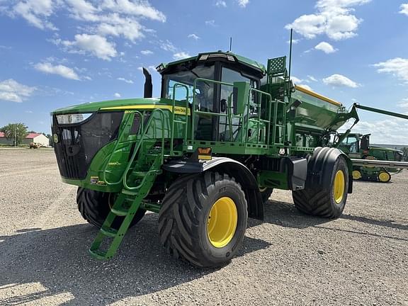 Image of John Deere 800R equipment image 1