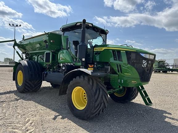 Image of John Deere 800R equipment image 2