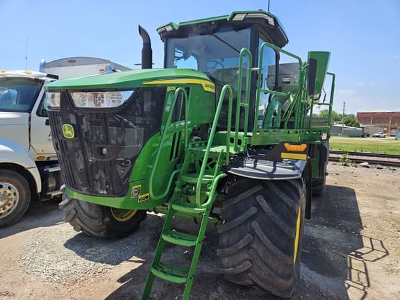 Image of John Deere 800R Primary image