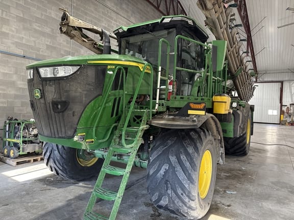 2023 John Deere 800R Equipment Image0
