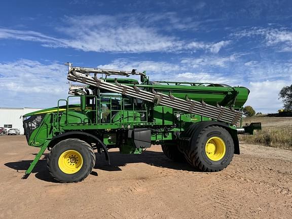 Image of John Deere 800R equipment image 1