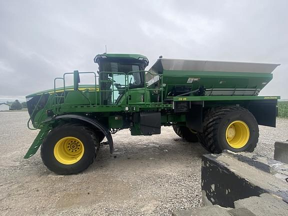 Image of John Deere 800R equipment image 1