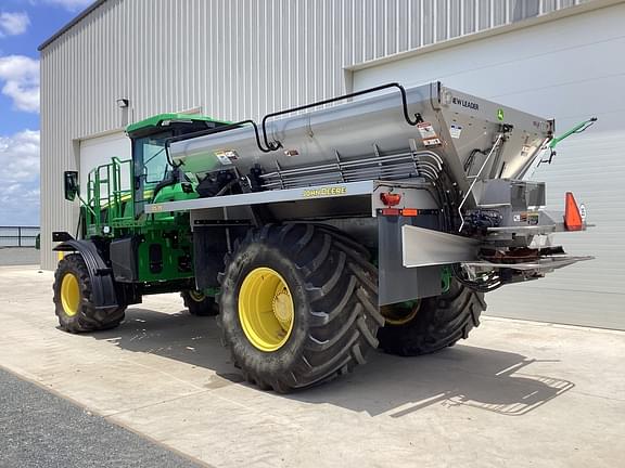 Image of John Deere 800R equipment image 2