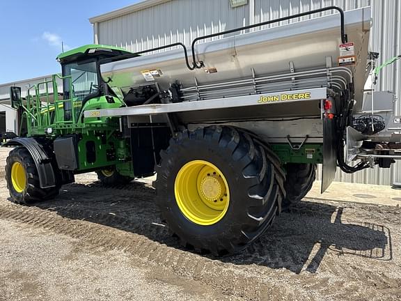 Image of John Deere 800R equipment image 4