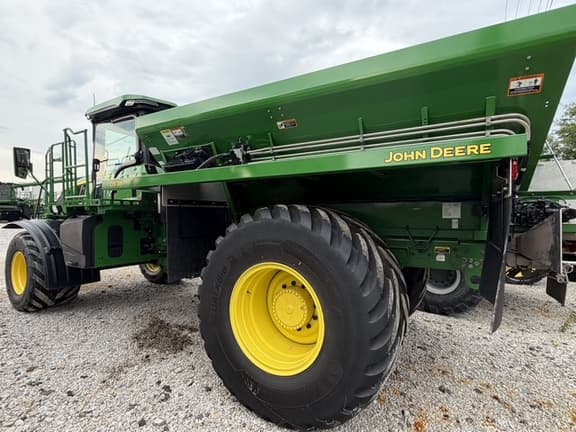Image of John Deere 800R equipment image 1