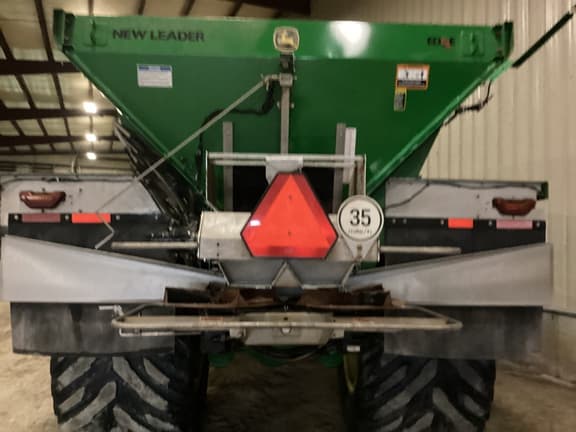 Image of John Deere 800R equipment image 4