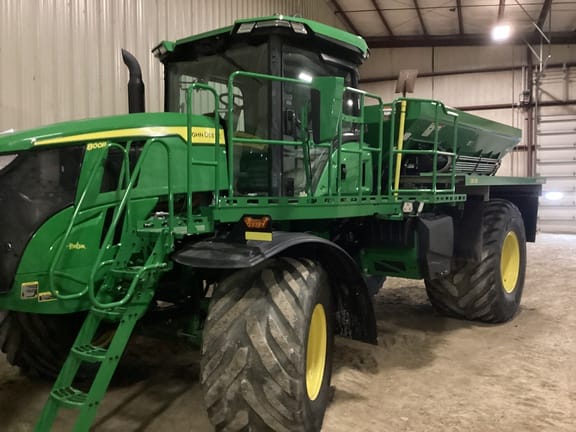 2023 John Deere 800R Equipment Image0
