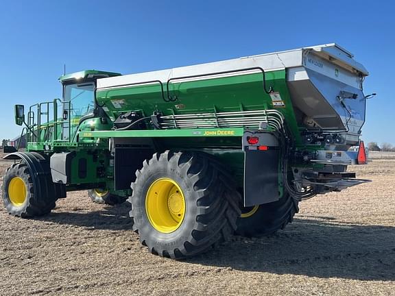 Image of John Deere 800R equipment image 2