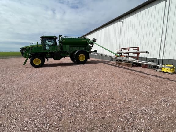 Image of John Deere 800R equipment image 2