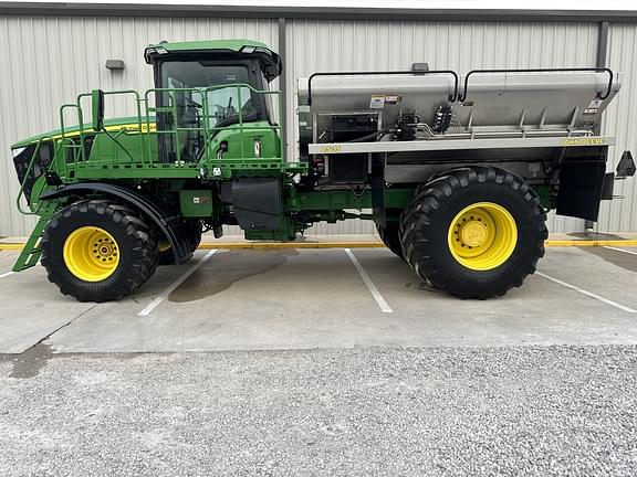 Image of John Deere 800R equipment image 1