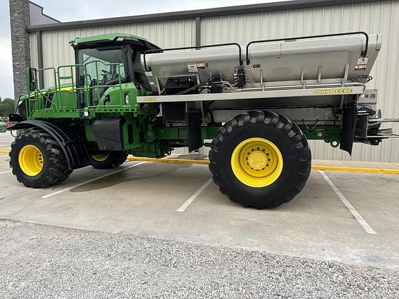 Image of John Deere 800R equipment image 4