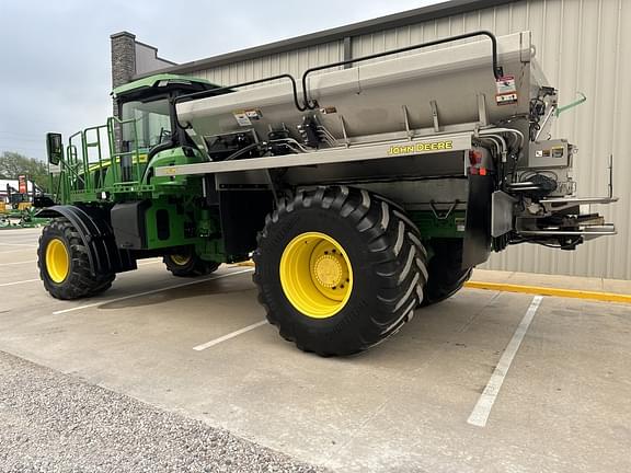 Image of John Deere 800R equipment image 4