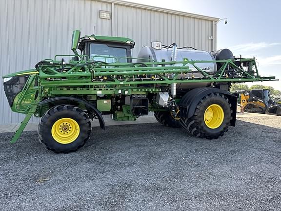 Image of John Deere 800R equipment image 2