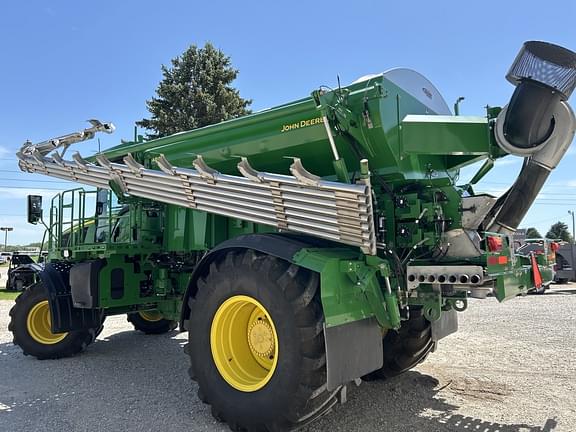 Image of John Deere 800R equipment image 3