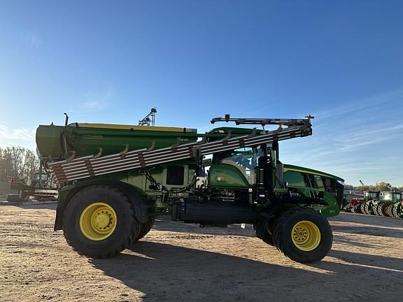 Image of John Deere 800R equipment image 1