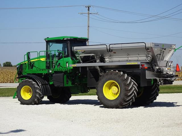 Image of John Deere 800R equipment image 3