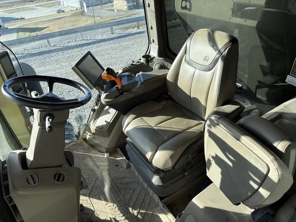 Image of John Deere 800R equipment image 1