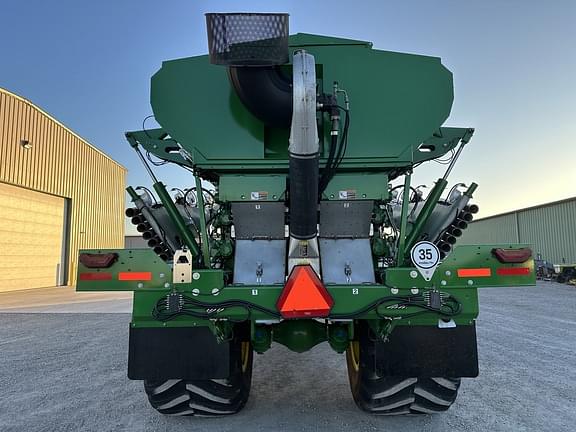 Image of John Deere 800R equipment image 3