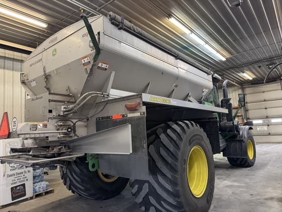 Image of John Deere 800R equipment image 1