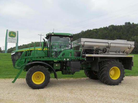 Image of John Deere 800R Primary image