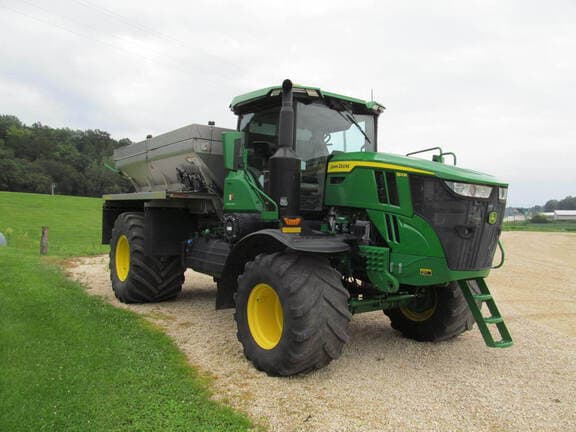 Image of John Deere 800R equipment image 3