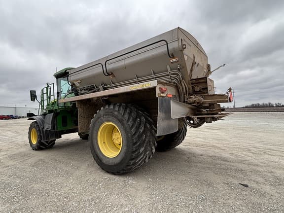 Image of John Deere 800R equipment image 2