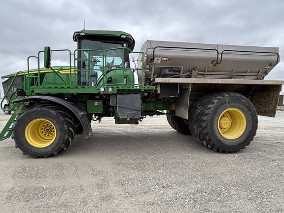 Image of John Deere 800R equipment image 1