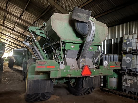 Image of John Deere 800R equipment image 2
