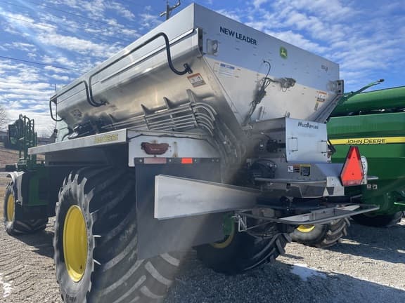 Image of John Deere 800R equipment image 4