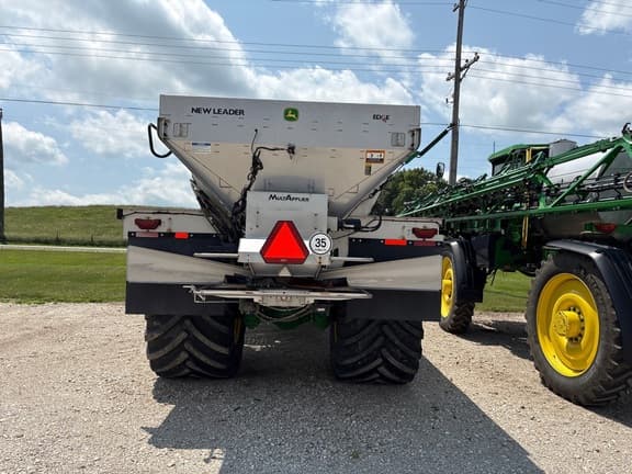 Image of John Deere 800R equipment image 3