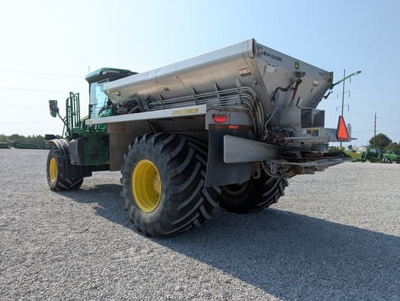 Image of John Deere 800R equipment image 2