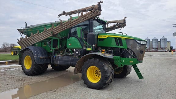 2023 John Deere 800R Equipment Image0