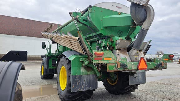 Image of John Deere 800R equipment image 3