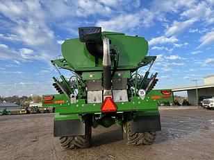 Main image John Deere 800R 3