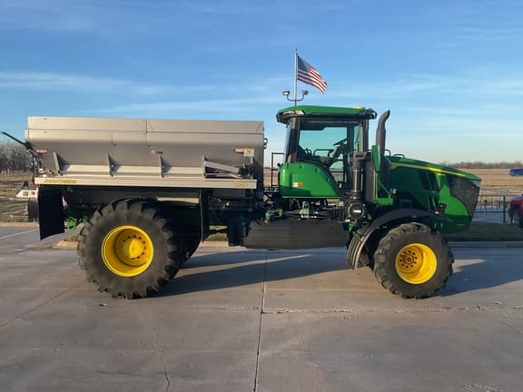 Image of John Deere 800R equipment image 4