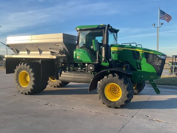 Image of John Deere 800R equipment image 1