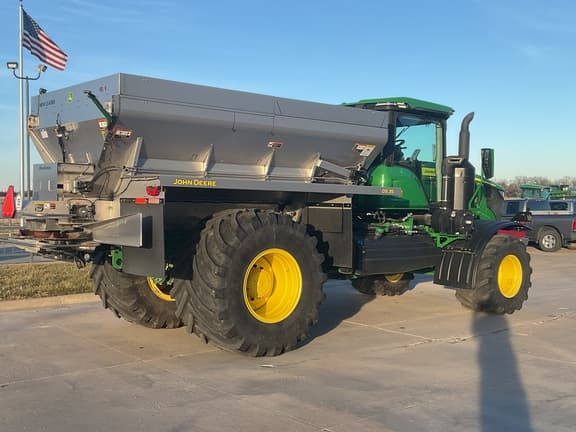 Image of John Deere 800R equipment image 2