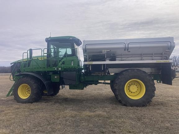 Image of John Deere 800R equipment image 1