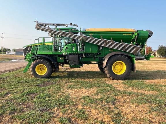 Image of John Deere 800R equipment image 1
