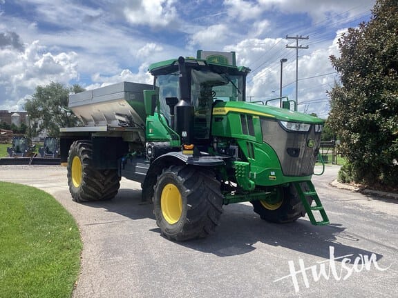 2023 John Deere 800R Equipment Image0