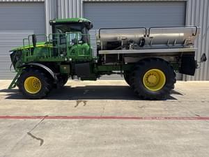2023 John Deere 800R Image