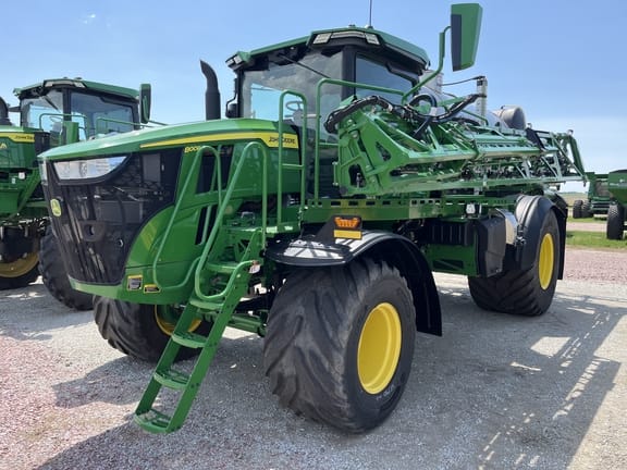 2023 John Deere 800R Equipment Image0