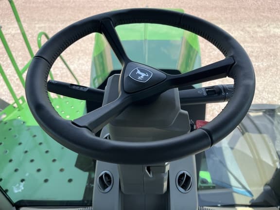 Image of John Deere 800R equipment image 2