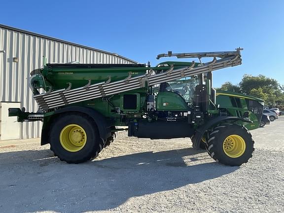 Image of John Deere 800R equipment image 3