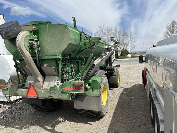 Image of John Deere 800R equipment image 4