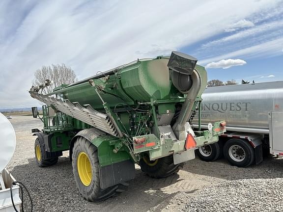 Image of John Deere 800R equipment image 2