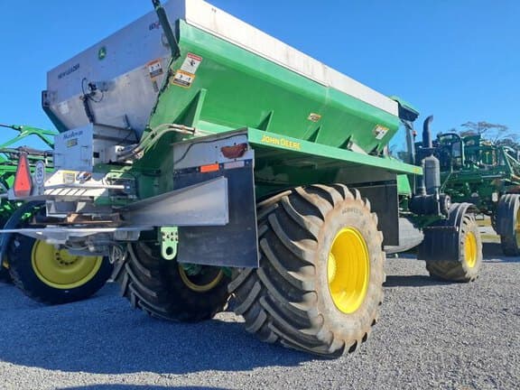 Image of John Deere 800R equipment image 4