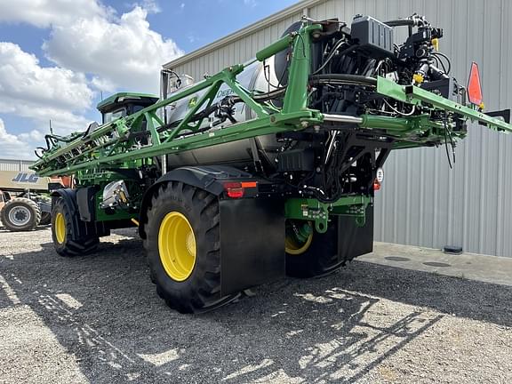 Image of John Deere 800R equipment image 4