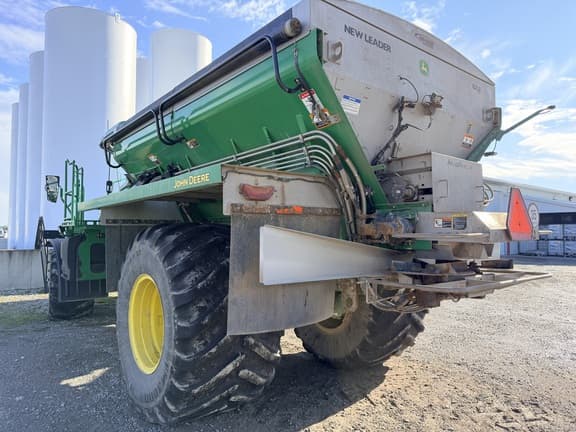 Image of John Deere 800R equipment image 3